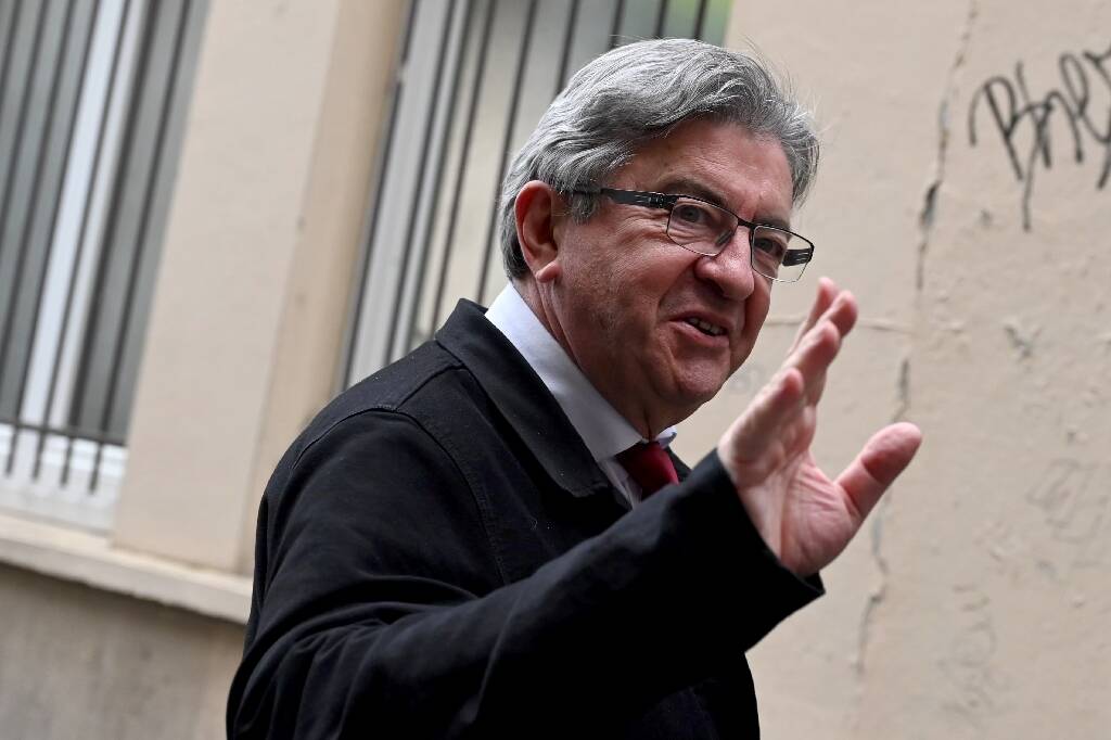 L'union de la gauche, le tour de force de Mélenchon qui plonge le PS dans l'inconnu