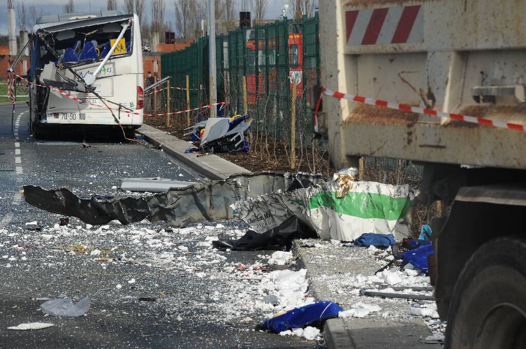 Six ados avaient trouvé la mort: 6 ans après le drame du car de Rochefort, un procès hors-norme s'est ouvert