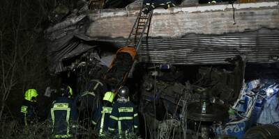 32 morts et 85 blessés dans un accident entre deux trains en Grèce