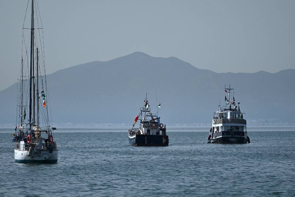La flottille pour Gaza affirme qu'un autre de ses bateaux a été touché et soupçonne un drone