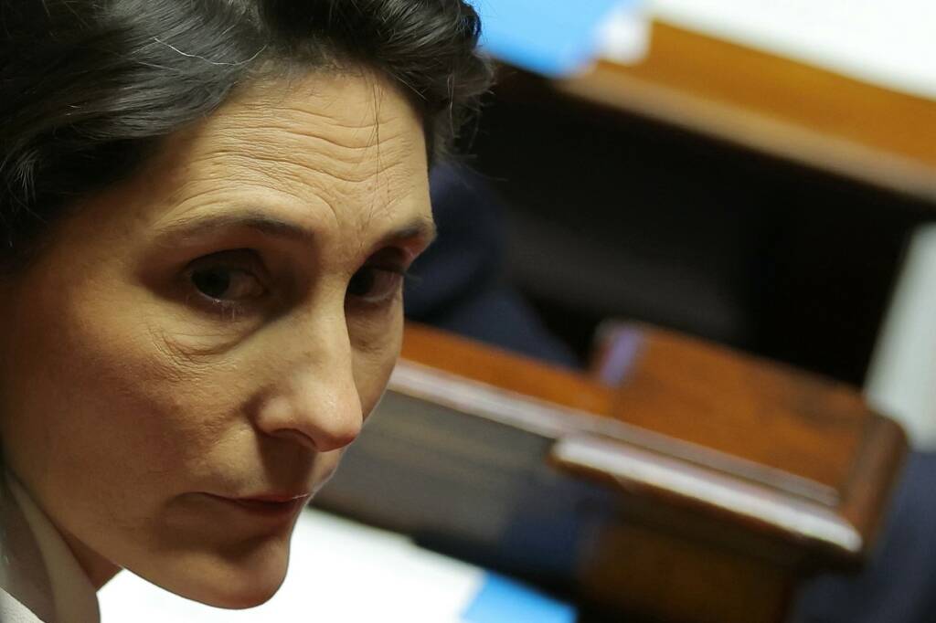 Un retour aux affaires contrarié pour Amélie Oudéa-Castéra