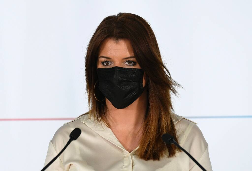 La France naturalise plus de 12.000 travailleurs étrangers "en première ligne" face à la Covid-19