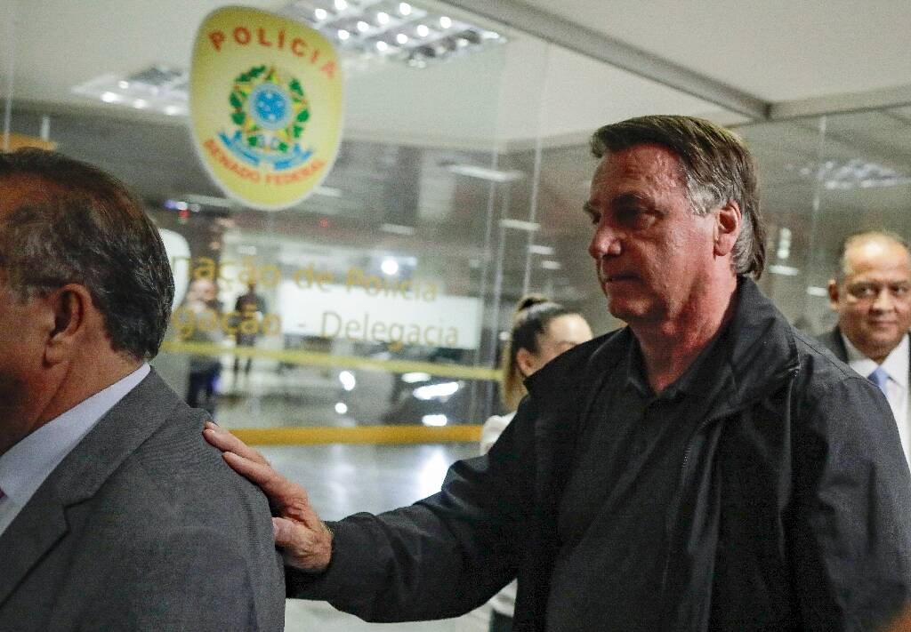 L'ex-président du Brésil Jair Bolsonaro inculpé pour un projet présumé de coup d'Etat