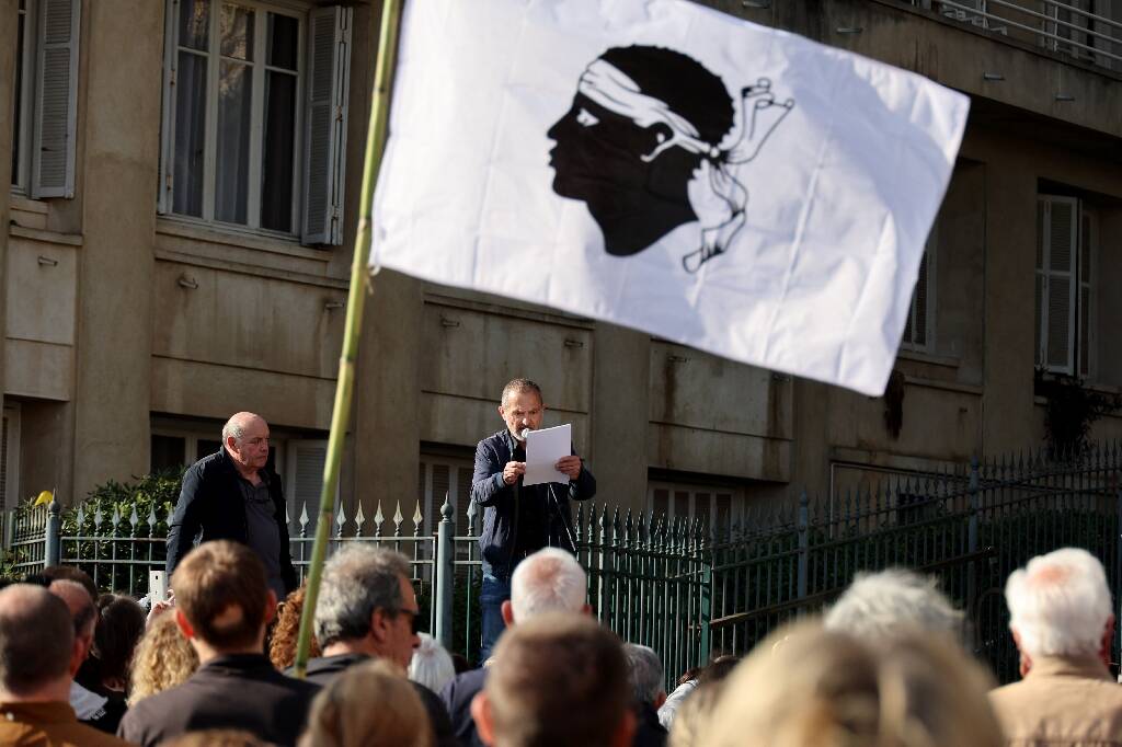 "A Maffia Fora!", "les vivants se révoltent": 1.500 personnes manifestent pour dire "non" à la mafia à Ajaccio
