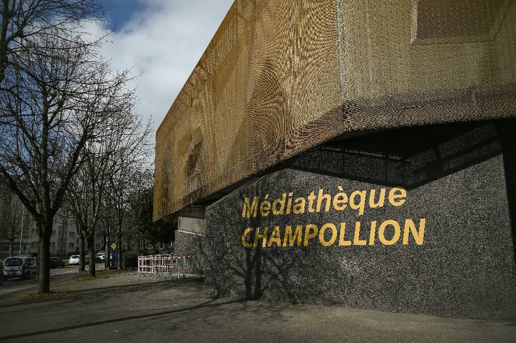 Un incendie touche une médiathèque à Dijon, la mairie dénonce un acte "criminel"