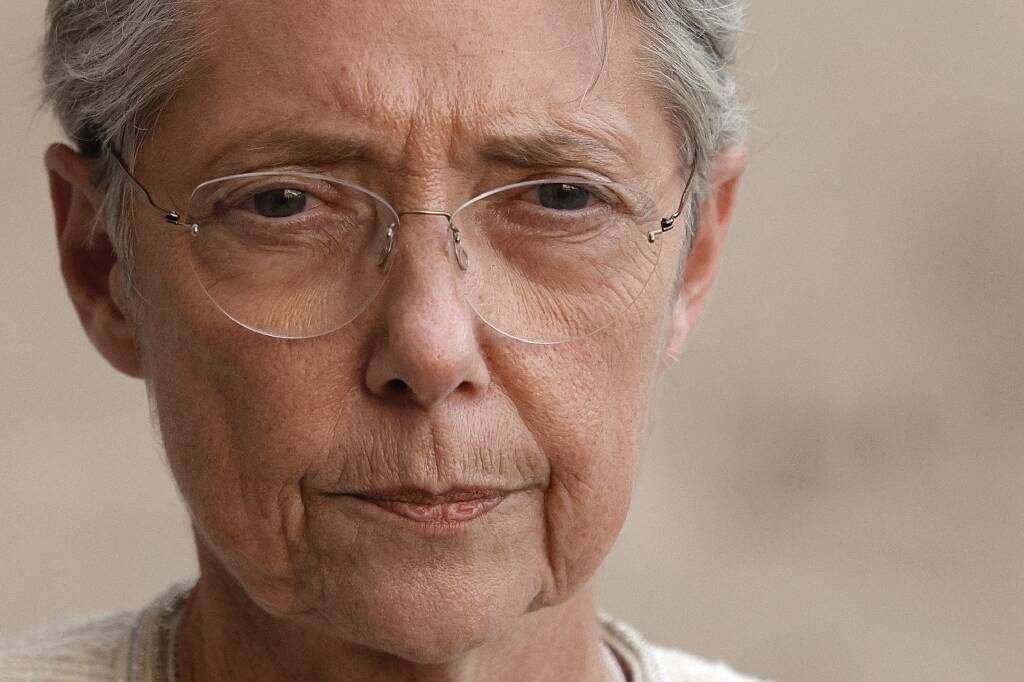 Syndicats et patronat attendus mercredi à Matignon pour définir un agenda social