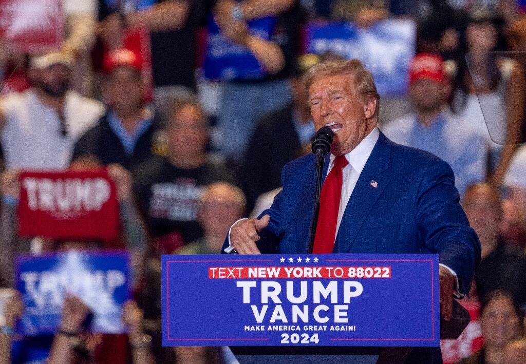 Donald Trump s'en prend violemment aux immigrés en les traitant d'"animaux", de "terroristes" et de "criminels", Kamala Harris veut capter le vote latino