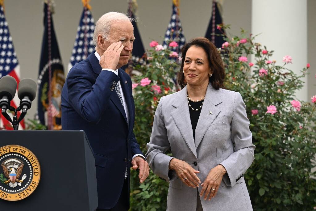Kamala Harris en pole position pour remplacer Biden dans une campagne bousculée