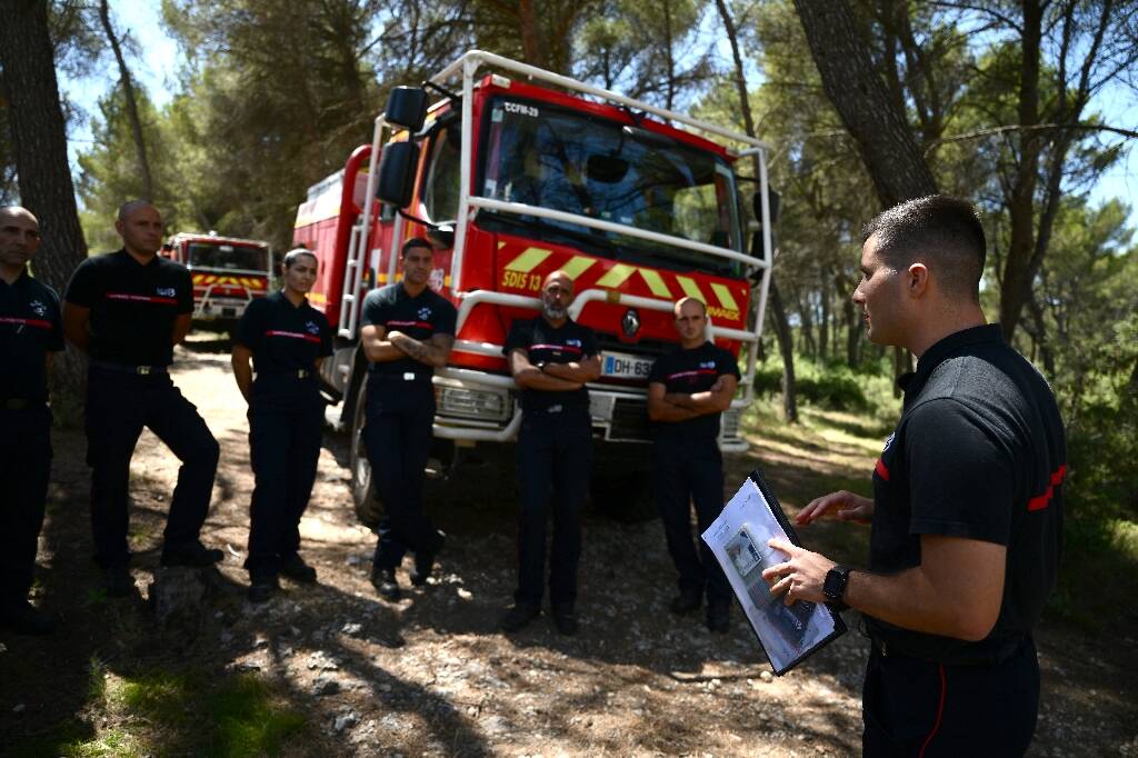 Face à "l'alerte rouge" incendies, les pompiers en mode commando dans les Bouches-du-Rhône