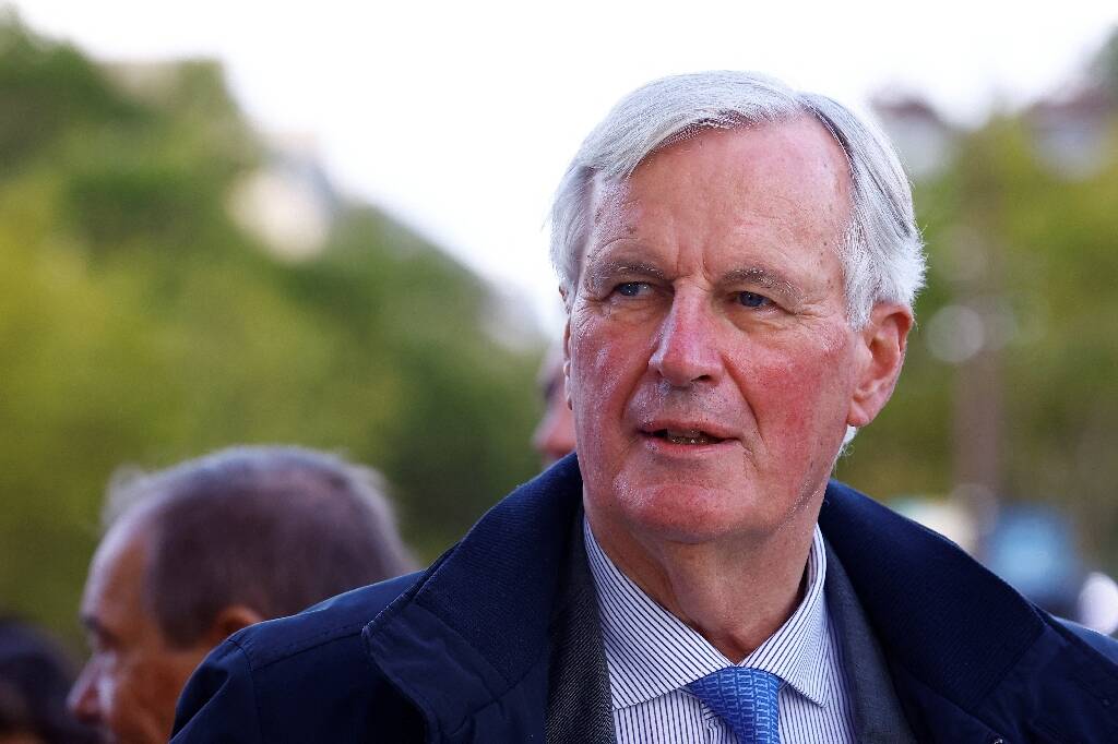 "Bras d'honneur à la démocratie": premier jour du gouvernement Barnier, déjà sous le feu de ses nombreux opposants