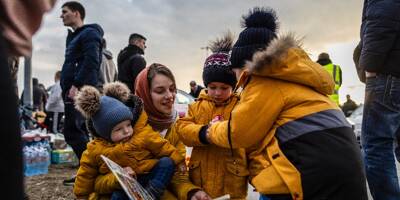 Guerre en Ukraine: élan de solidarité pour les réfugiés en Pologne