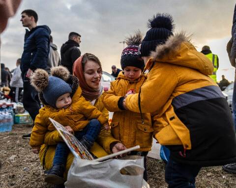Guerre en Ukraine: élan de solidarité pour les réfugiés en Pologne -  Nice-Matin