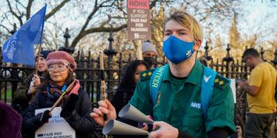 Royaume-Uni: les ambulanciers à leur tour en grève face à un gouvernement inflexible