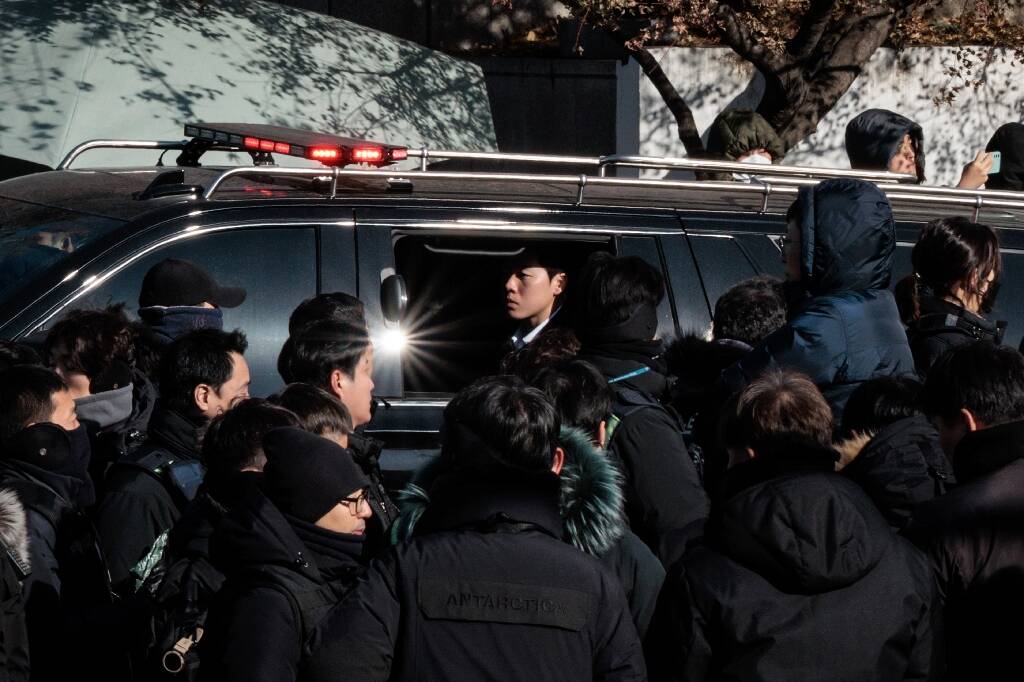 Corée du Sud: le président suspendu arrêté, une première