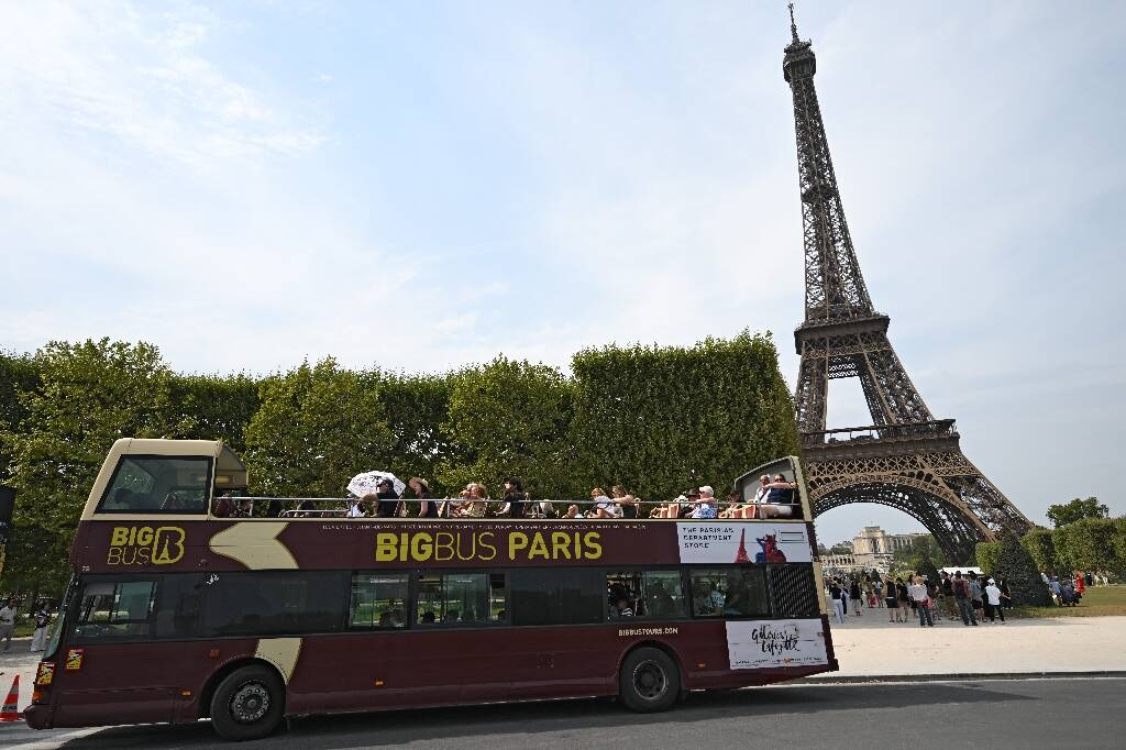 "Une invasion": face au surtourisme, Paris veut moins de cars