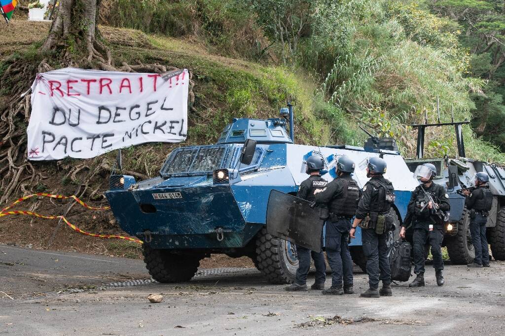 Nouvelle-Calédonie: une onzième victime dans des affrontements entre émeutiers et forces de l'ordre après trois mois de crise