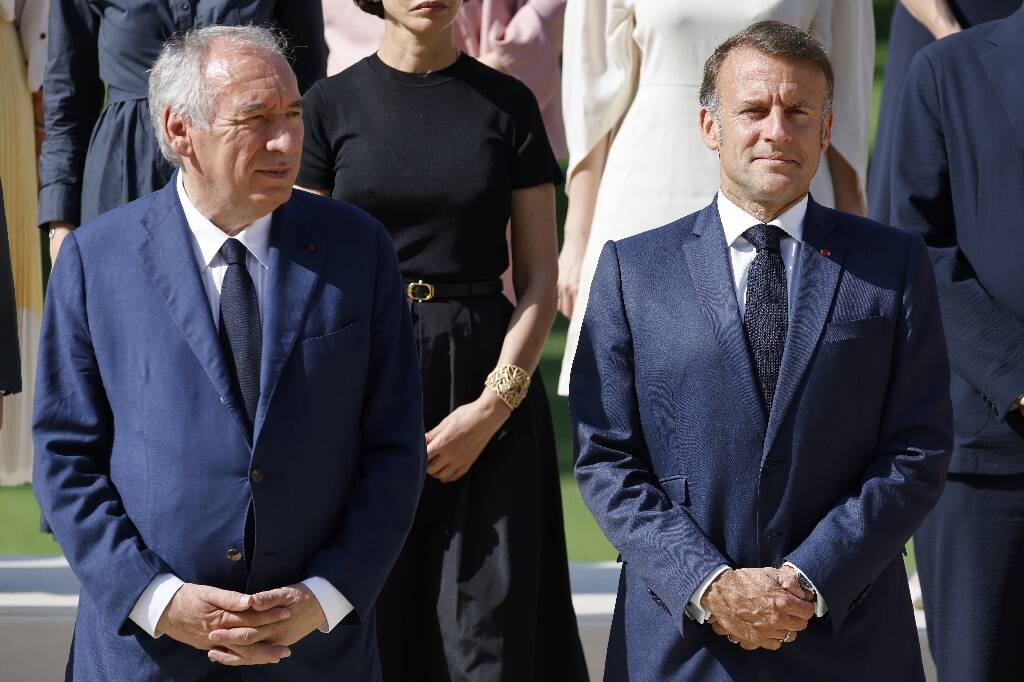 Emmanuel Macron retrouve l'arme de la dissolution... mais il ne semble pas prêt à la dégaîner