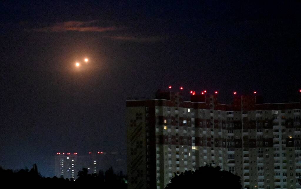 Ukraine: des "bombardements massifs" sur Kiev font au moins cinq morts, selon les autorités