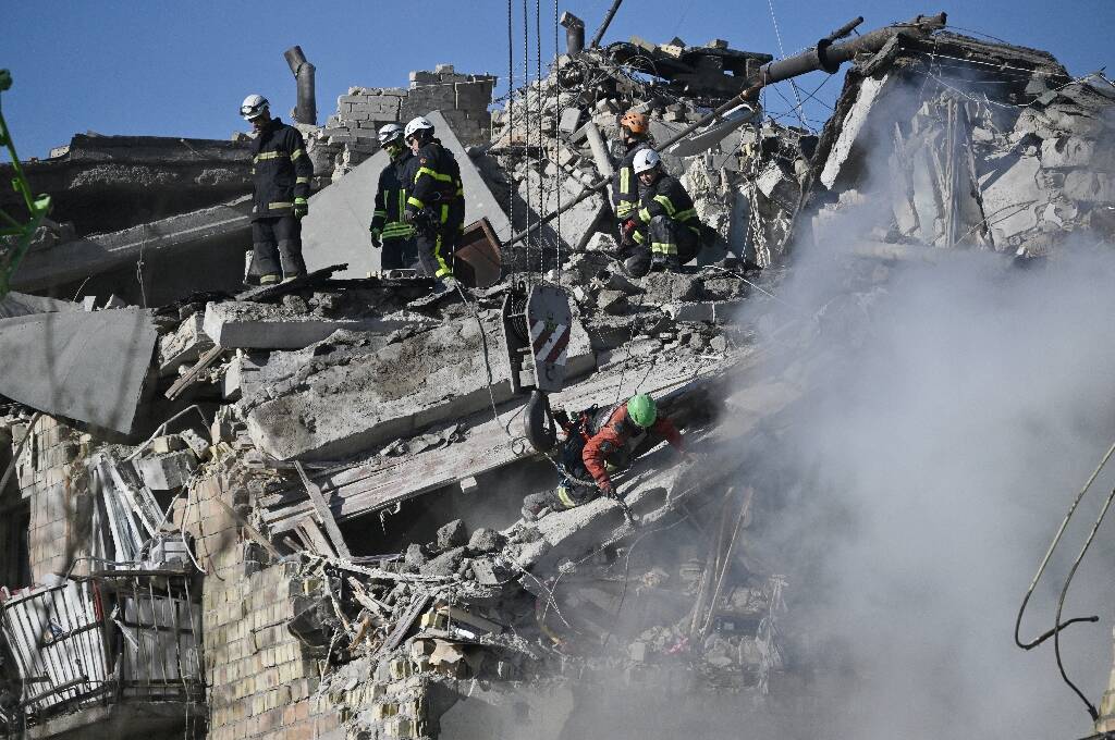 Guerre en Ukraine: le bilan des frappes russes sur Kiev s'alourdit à 23 morts, tollé chez les Européens