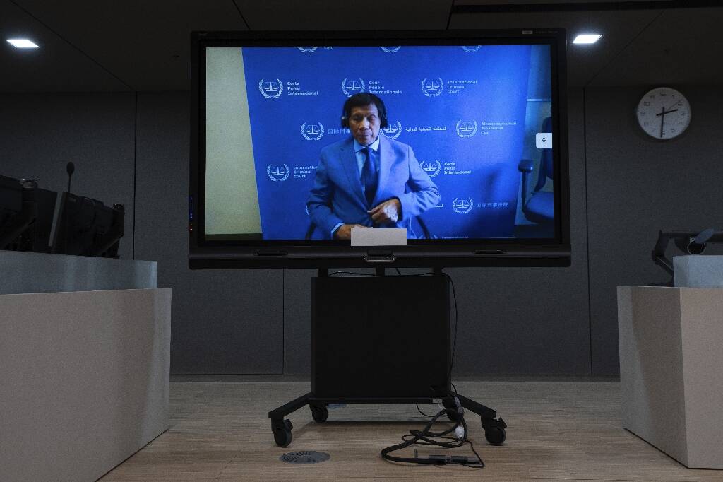 Suspecté de crimes contre l'humanité, l'ex-président philippin Duterte comparaît devant la CPI, mais en visioconférence