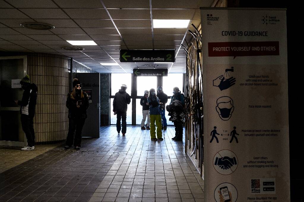 Covid-19: voici les nouvelles règles d'isolement en France, en vigueur dès ce lundi