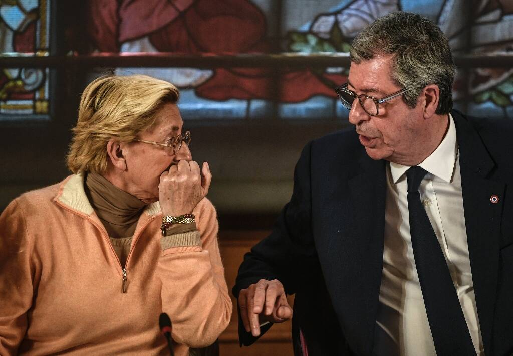 Propos "outranciers", refus de payer le fisc: pourquoi la justice envoie les Balkany en prison