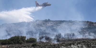 Incendies meurtriers en Méditerranée: en Grèce, les pompiers restent 