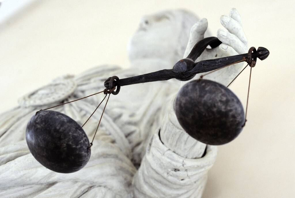 "C'est le dossier de la libération de la parole": 14 ans de prison requis au procès du maïeuticien accusé de viols à Montpellier