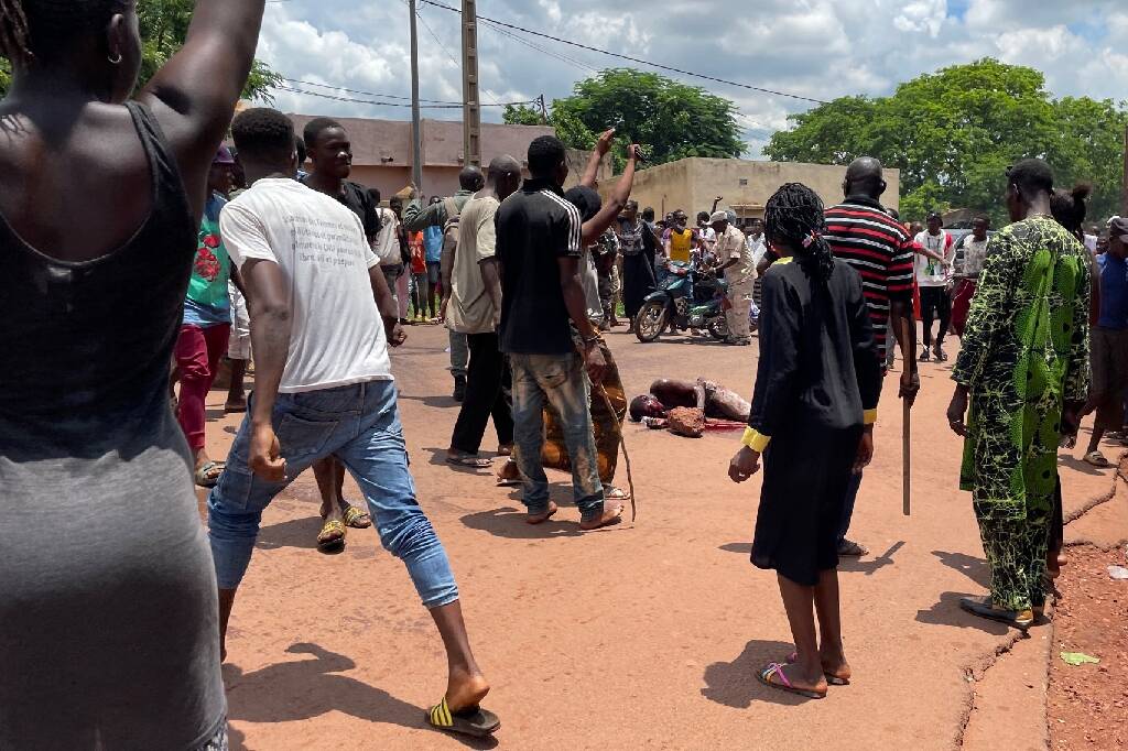 Mali: Attaque "terroriste" Repoussée Aux Portes De La Capitale Bamako ...