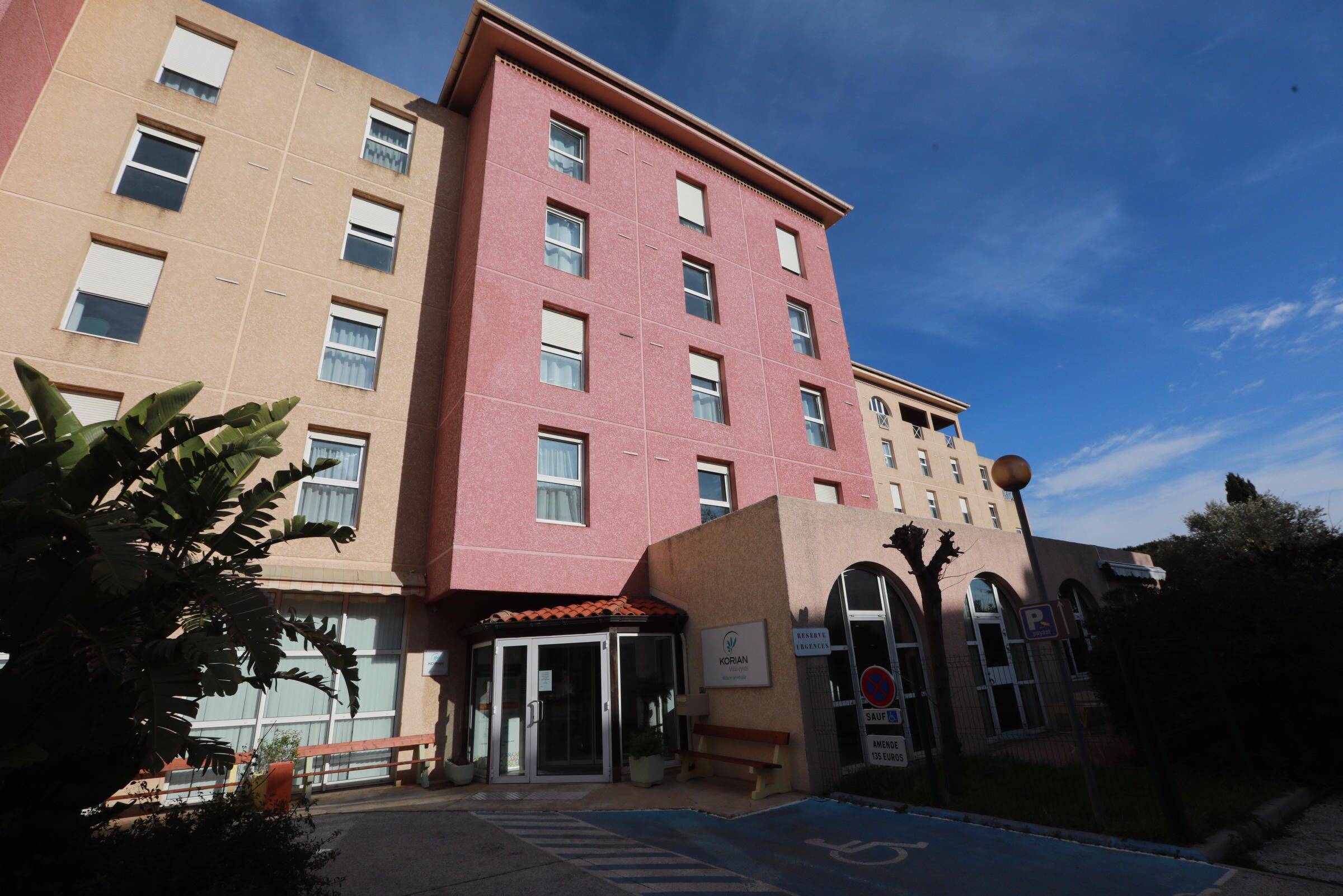 Quarante cas de Covid-19 et deux décès dans un Ehpad d'Hyères