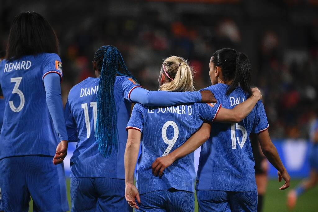 Mondial de foot féminin: les Bleues en quarts, le match pour juger le début de mandat d'Hervé Renard