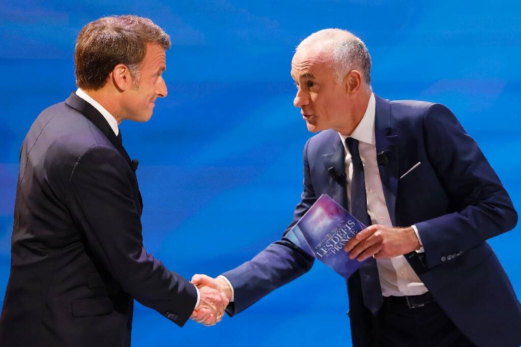 Macron souhaite une "conférence sociale" sur le financement du modèle social