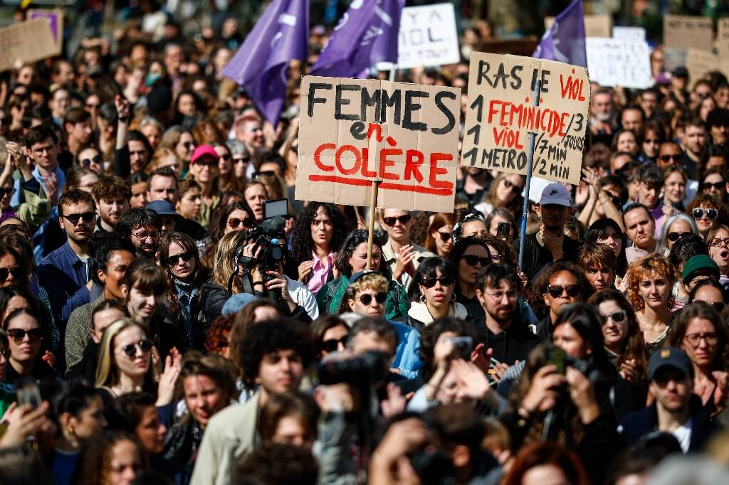 Manifestations contre les violences faites aux femmes en plein procès des viols de Mazan