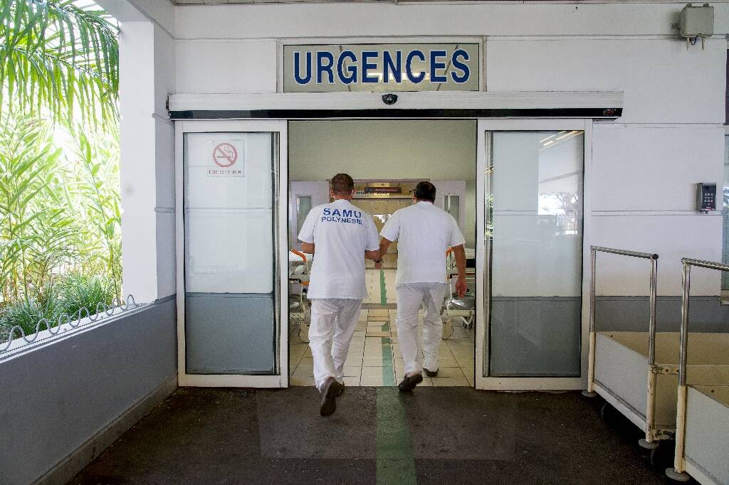 Covid-19: dans un hôpital saturé, les soignants continuent de lutter en Polynésie