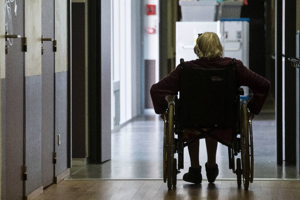 Cash Investigation dénonce à son tour les manquements des Ehpad privés