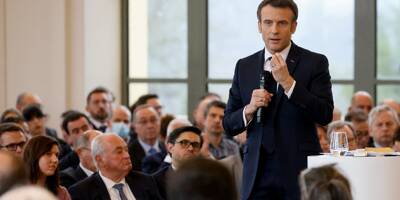 Présidentielle 2022: Emmanuel Macron défend son projet, ses opposants contre-attaquent