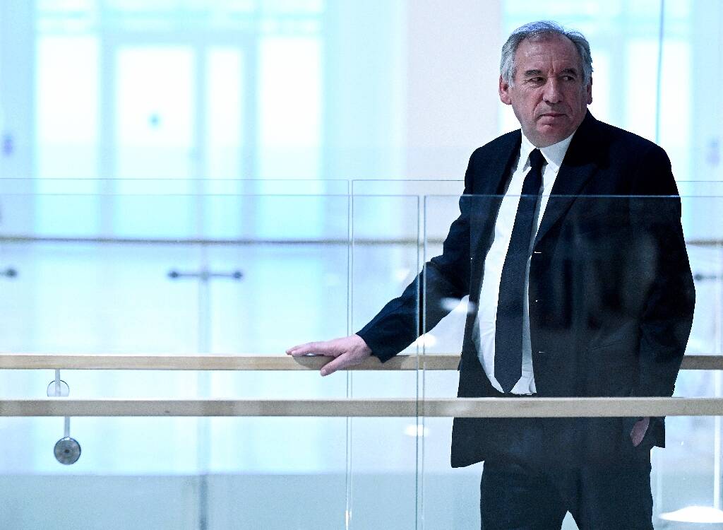 Malgré la crise déclenchée par François Bayrou, vers un remaniement imminent "en fin de journée"?