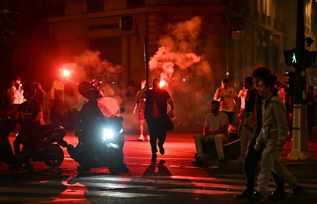 Mineur tué à coup de couteau, un jeune renversé par une voiture, 559 interpellations... Lourd bilan cette nuit après les célébrations de la victoire du PSG
