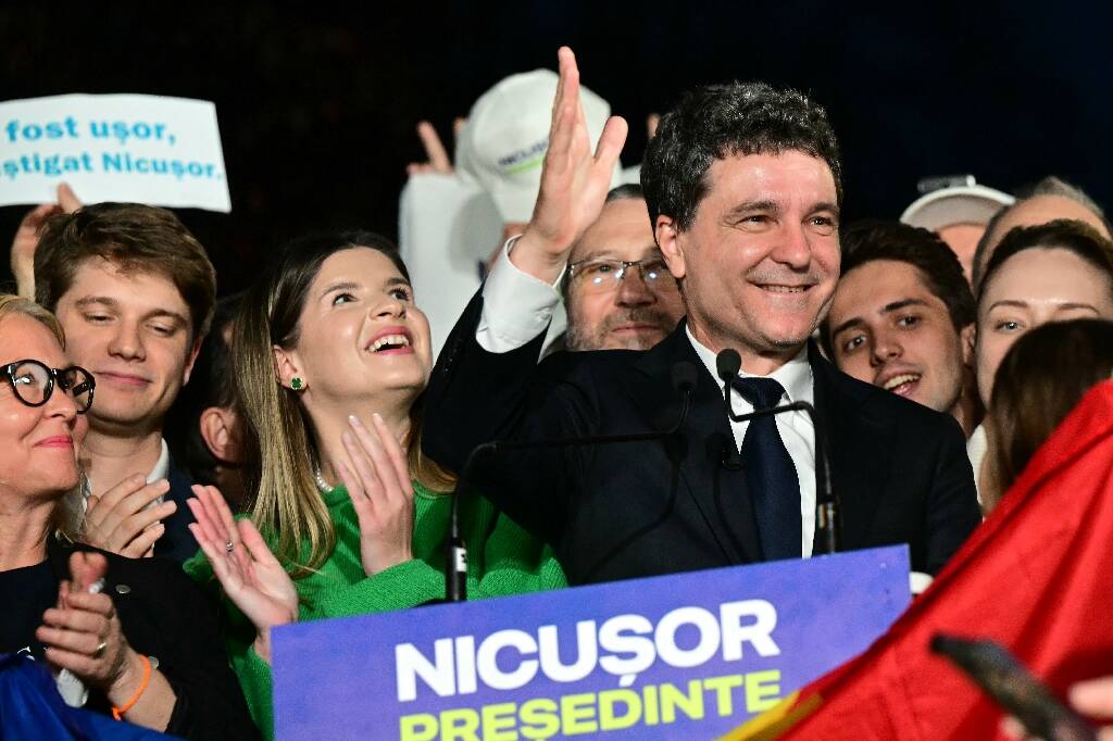 En Roumanie, le candidat pro-européen remporte la présidence