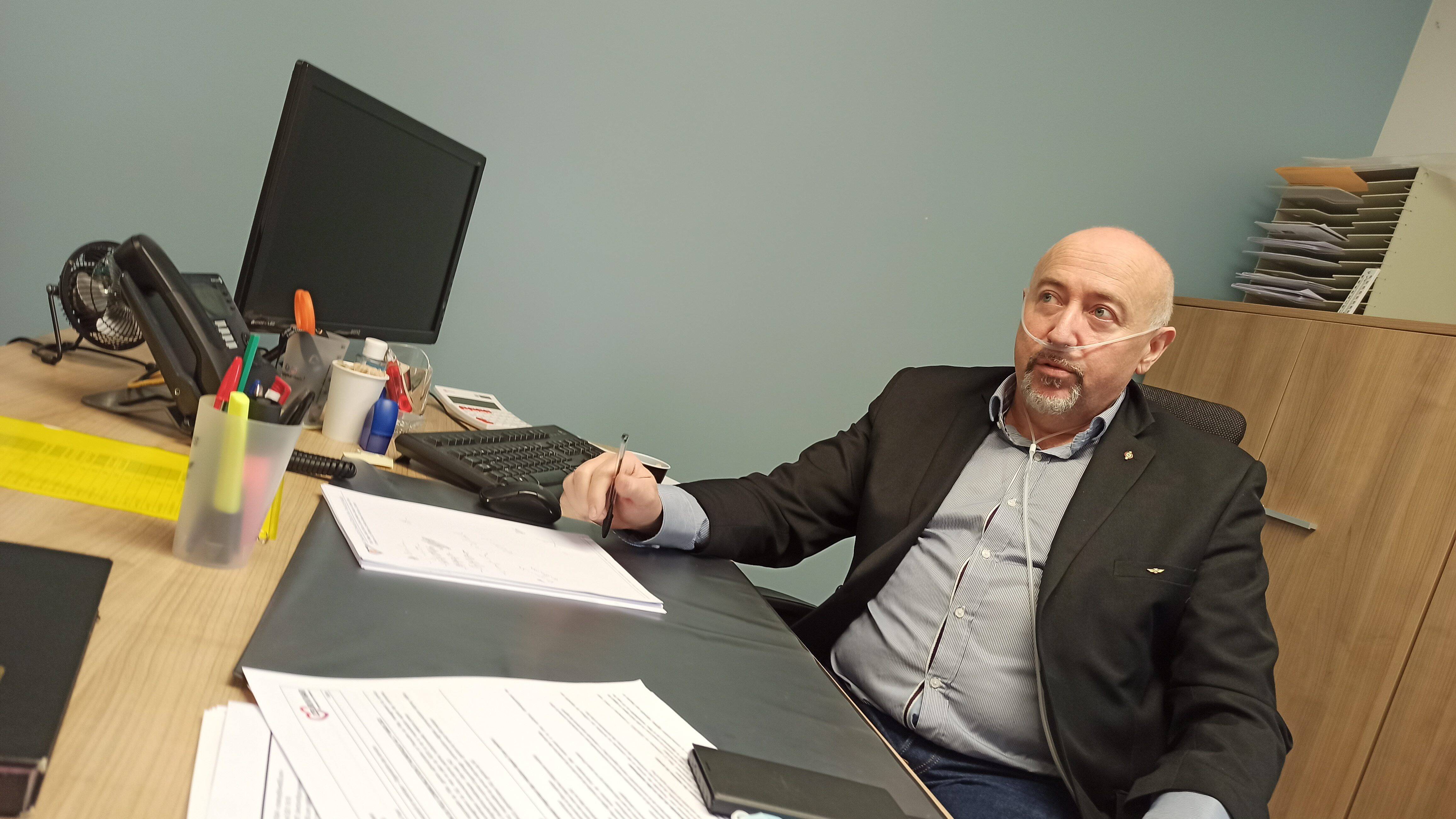 "Je ne voulais pas être une photo sur la cheminée": le maire de Cabasse revient sur son combat contre la Covid