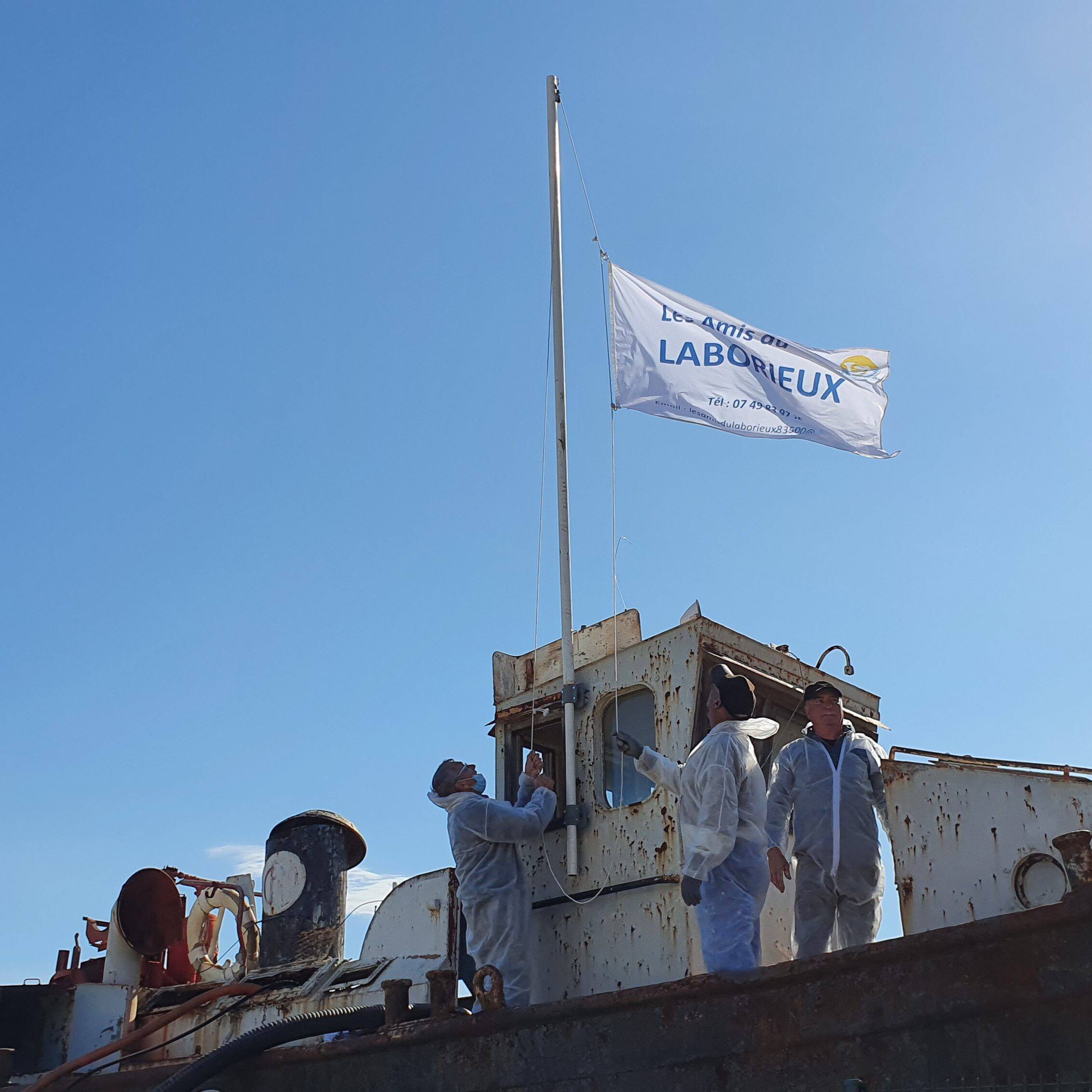 Le Laborieux, échoué depuis près de 30 ans à La Seyne, a été purgé avec succès