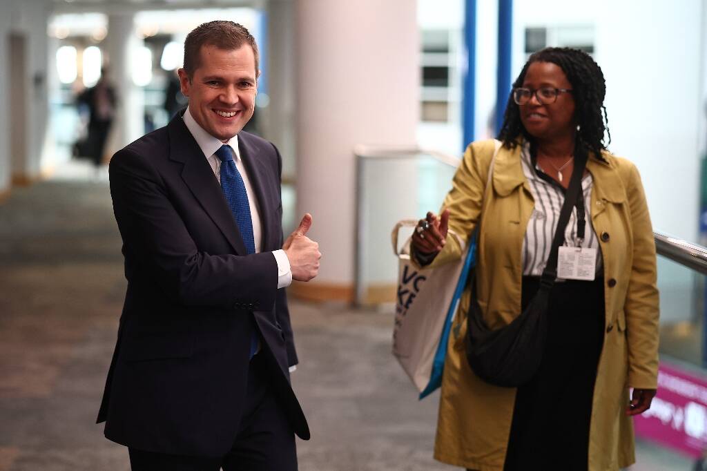 Les conservateurs britanniques en congrès pour trouver un nouveau chef et "tirer les leçons" de la défaite