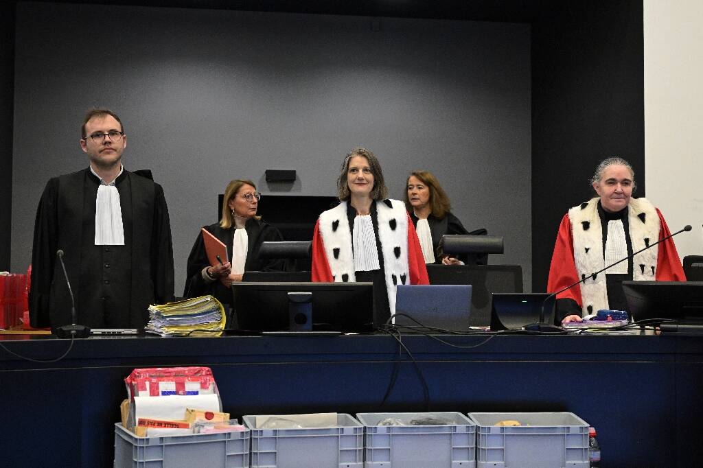 Au premier jour de son procès, Joël Le Scouarnec reconnaît "des actes odieux"