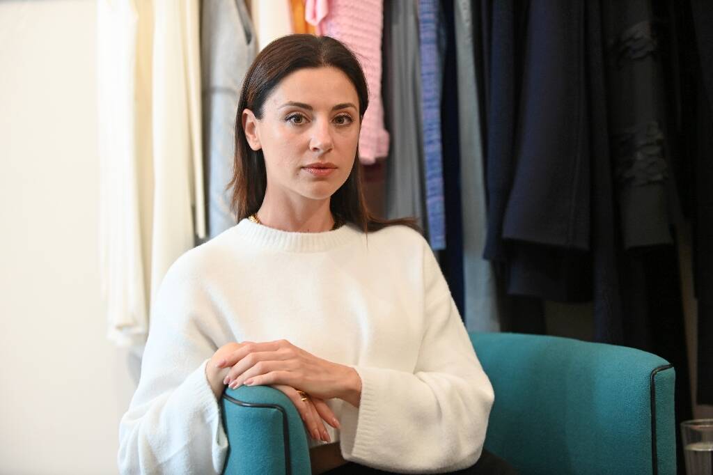 "Mon mari est à la guerre..." A la Fashion Week de New York, une étonnante collection patriotique pour l'Ukraine