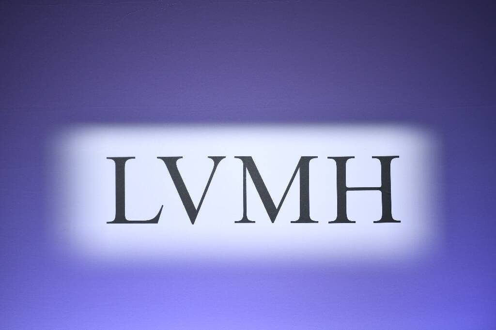 Baisse des ventes, chute en Bourse, âge du PDG... le contexte tendu pour l'assemblée générale de LVMH