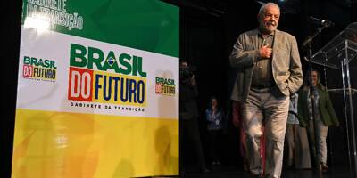Brésil: investiture festive mais sous haute surveillance pour Lula
