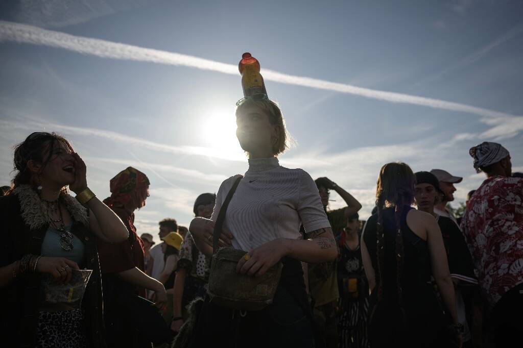 "Autour de 10.000 participants": à une rave-party illégale dans le Lot