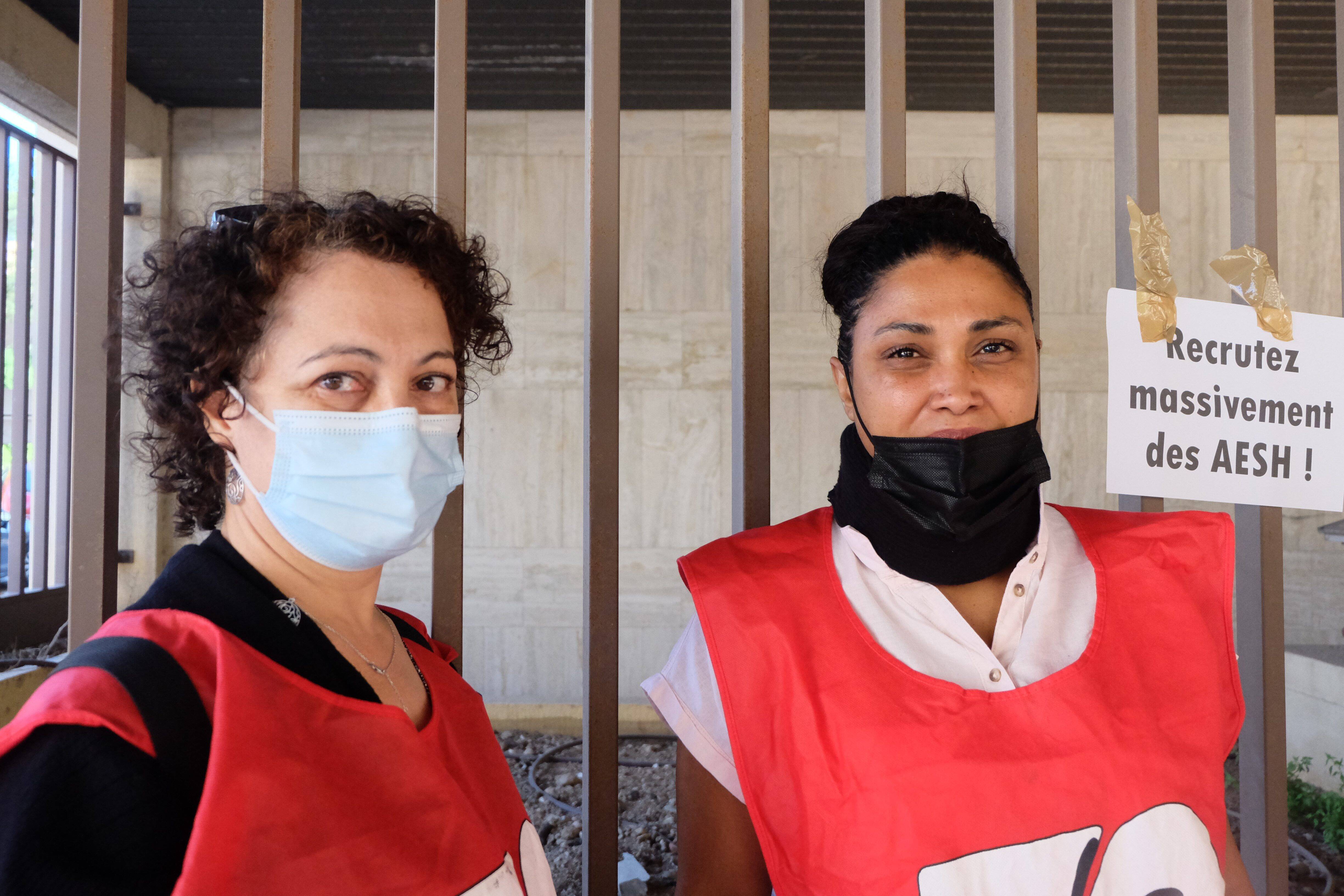 "Sans soutien, les enfants sont abandonnés": ils se sont mobilisés en faveur des AESH devant l'Inspection académique jeudi à Toulon