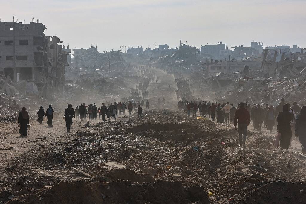 Des milliers de Gazaouis déplacés rentrent chez eux au premier jour du cessez-le-feu