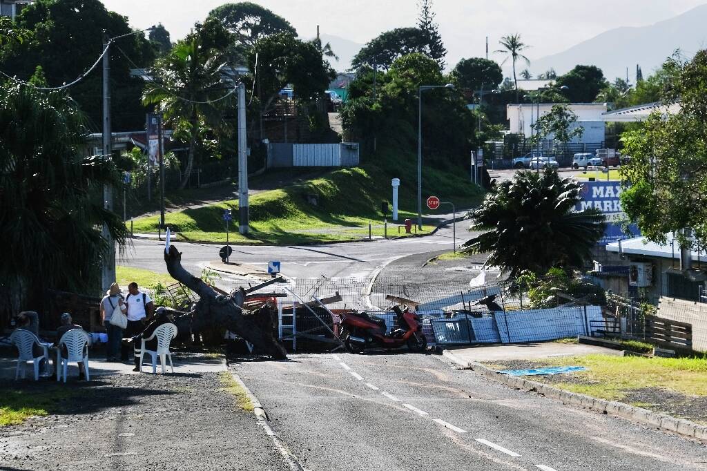 La situation en Nouvelle-Calédonie "plus calme", sauf dans des quartiers à "reprendre"